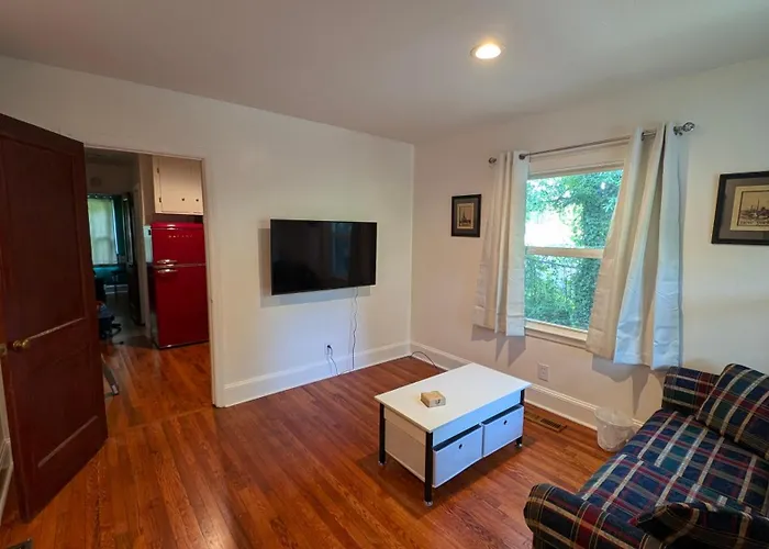 Plaid Pad - Stylish Retreat 12 Min To Airport & Downtown